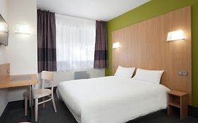 B&B HOTEL Nîmes Ville Active, parking sécurisé gratuit